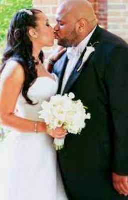 Ruben Studdard and his ex-wife, Surata Zuri McCants during their marriage ceremony. 